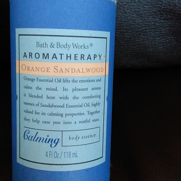 Discontinuedbath & body worksaromatherapyorange sandlewoodbody essence4 fl